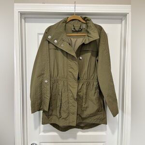 Olive Green Lightweight Women's Anorak Rain Jacket. Size L.